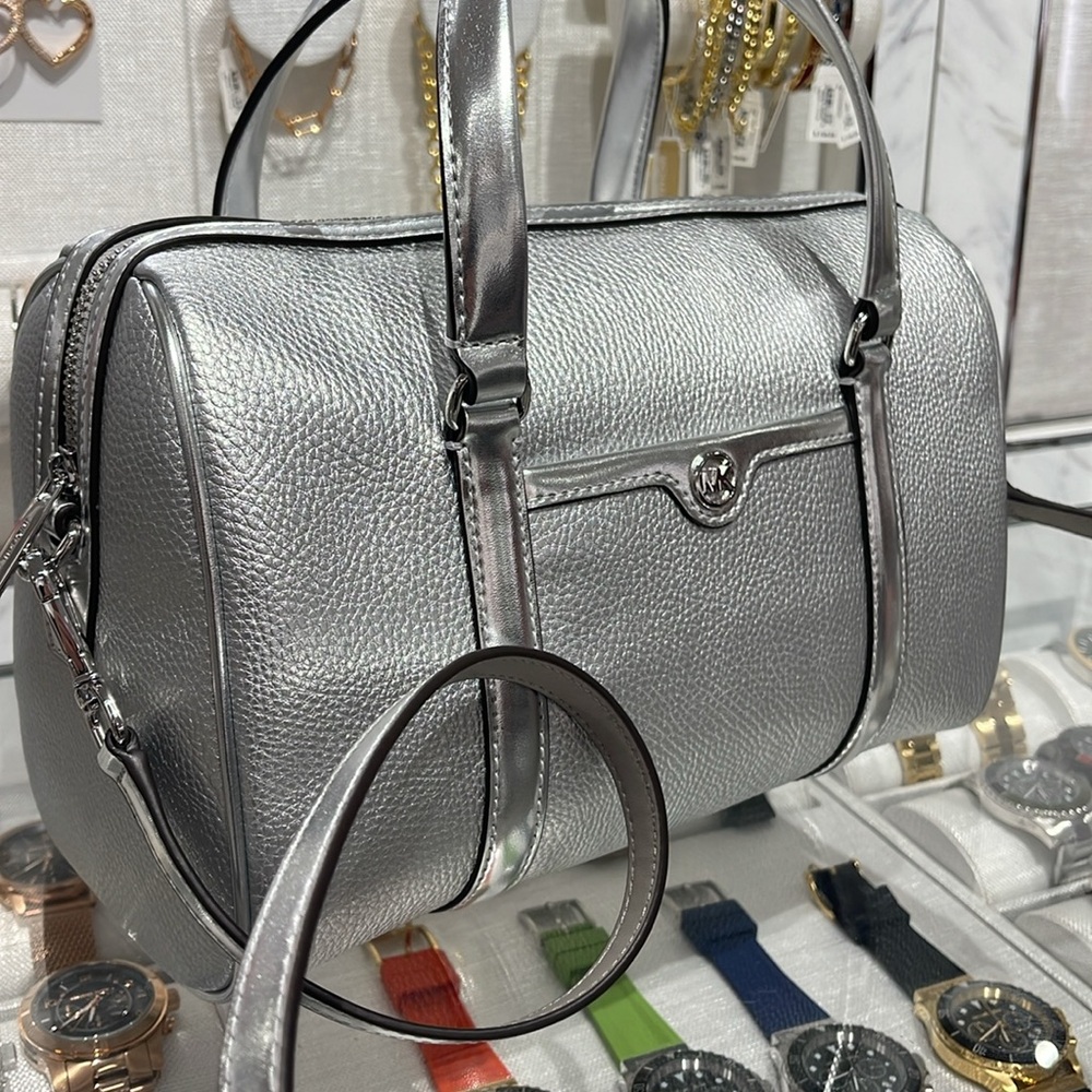 MICHAEL KORS JST TRAVEL MEDIUM DUFFLE TOP ZIP SATCHEL SHOULDER CROSSBODY NWT - Picture 4 of 16